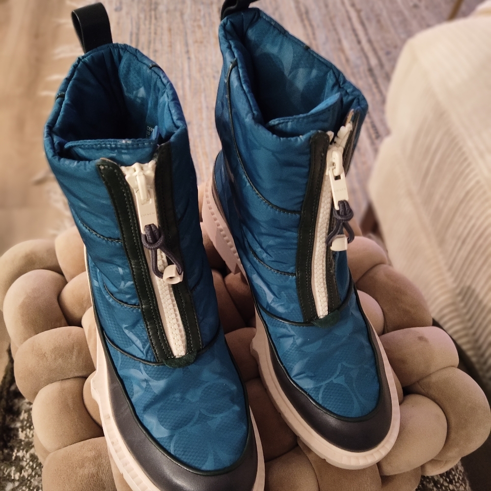 Coach Blue and White Winter Boots